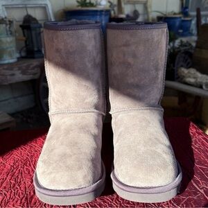 UGG Classic Short Boots W/Swarovski Crystal Bows- Size 8